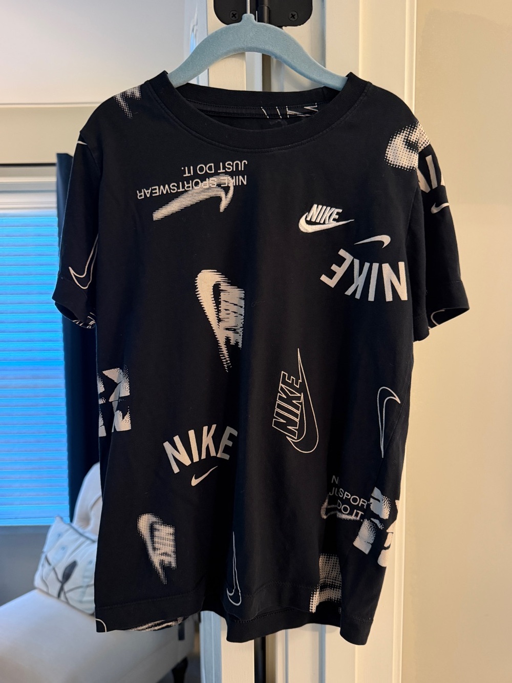 Like New - The Nike Tee - Youth Small